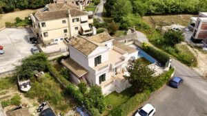 6 Bedroom Family Home with Separate Guest Accommodation in Alykes Potamou (7)