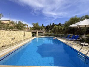 For Sale – Villa, 120 sqm on 2,000 sqm Land with Pool & Water Reservoir in Agios Georgios Pagon (30)