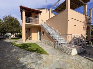 For Sale – Villa, 120 sqm on 2,000 sqm Land with Pool & Water Reservoir in Agios Georgios Pagon (35)