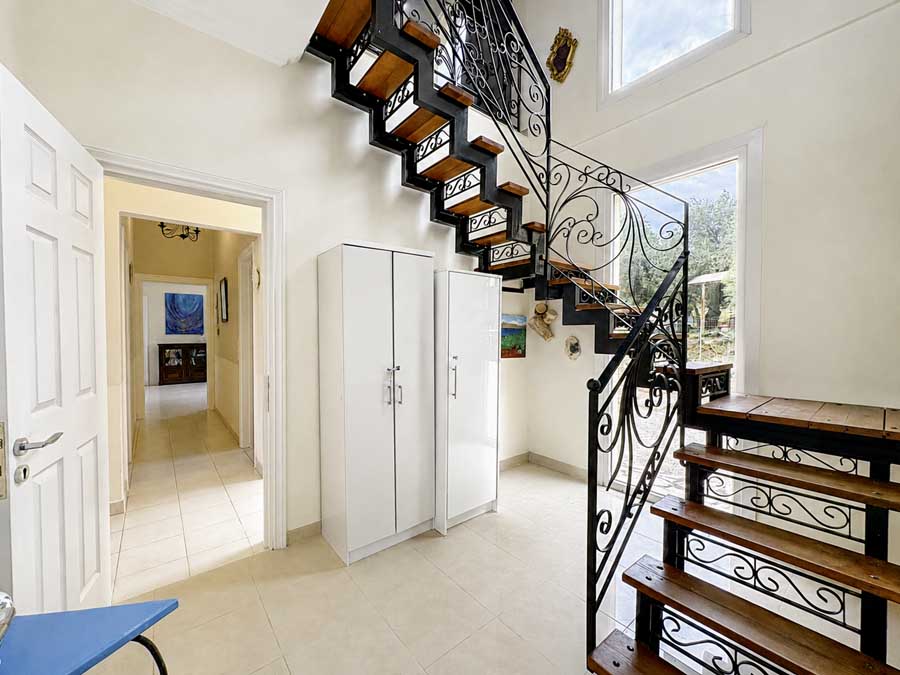 Listing photograph 29 of 71 of the house in Kassiopi, published by Chase Real Estate Corfu.