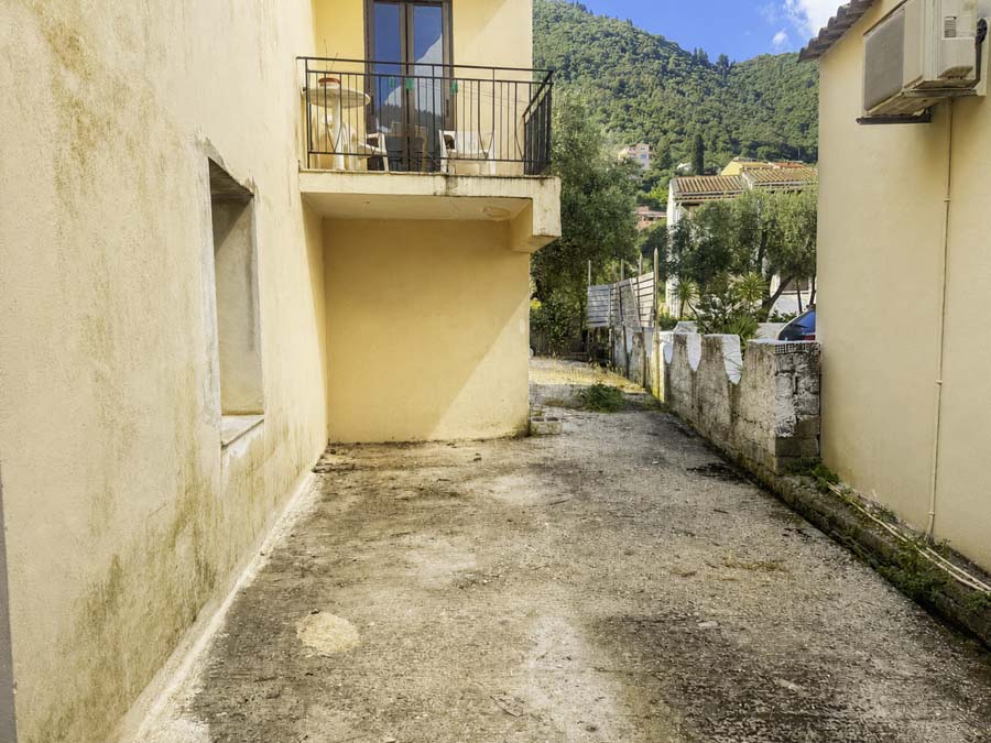 Listing photograph 5 of 10 of the apartment in Ipsos, published by Chase Real Estate Corfu.