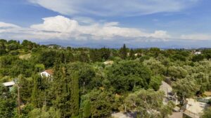 Luxury 4 Bedroom House with 210 sqm Basement Garage, Elevator and Large Balconies in Poulades (13)