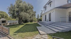 Modern 4 Bedroom Villa with Landscaped Gardens in Temploni, Corfu (3)