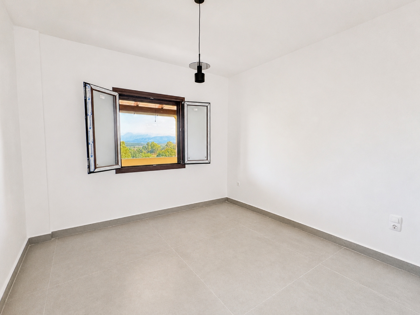 Listing photograph 11 of 15 of the commercial in Acharavi, published by Chase Real Estate Corfu.