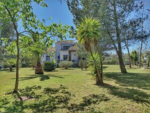 Private 4 Bedroom Villa on a 3,876 m² Estate in Peaceful Lefkimmi (1)