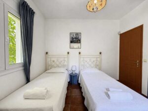 Private 4 Bedroom Villa on a 3,876 m² Estate in Peaceful Lefkimmi (28)