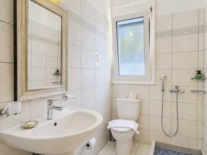 Private 4 Bedroom Villa on a 3,876 m² Estate in Peaceful Lefkimmi (32)
