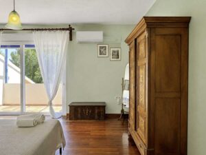 Private 4 Bedroom Villa on a 3,876 m² Estate in Peaceful Lefkimmi (38)
