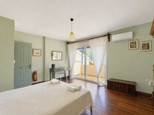 Private 4 Bedroom Villa on a 3,876 m² Estate in Peaceful Lefkimmi (47)