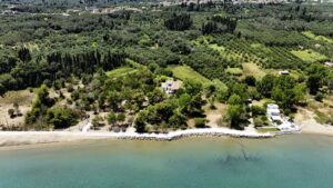 Private 4 Bedroom Villa on a 3,876 m² Estate in Peaceful Lefkimmi (5)
