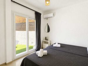 Renovated 3 Bedroom Villa with 50 m² Pool in Vatos, Corfu (1)