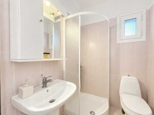 Renovated 3 Bedroom Villa with 50 m² Pool in Vatos, Corfu (13)