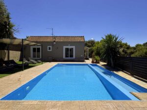 Renovated 3 Bedroom Villa with 50 m² Pool in Vatos, Corfu (18)