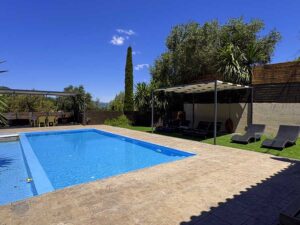 Renovated 3 Bedroom Villa with 50 m² Pool in Vatos, Corfu (19)
