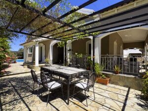 Renovated 3 Bedroom Villa with 50 m² Pool in Vatos, Corfu (23)