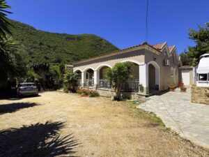 Renovated 3 Bedroom Villa with 50 m² Pool in Vatos, Corfu (25)