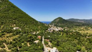 Renovated 3 Bedroom Villa with 50 m² Pool in Vatos, Corfu (3)
