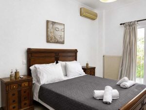 Renovated 3 Bedroom Villa with 50 m² Pool in Vatos, Corfu (4)