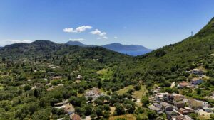 Renovated 3 Bedroom Villa with 50 m² Pool in Vatos, Corfu (4)
