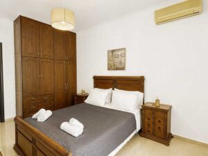 Renovated 3 Bedroom Villa with 50 m² Pool in Vatos, Corfu (5)