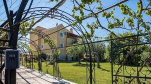 Spacious 5 bedroom Villa for Sale in Afra, Central Corfu (25)