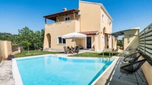 Spacious 5 bedroom Villa for Sale in Afra, Central Corfu (4)