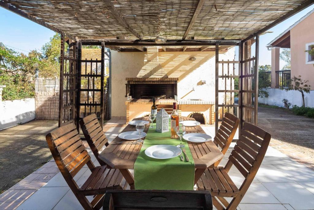 Listing photograph 13 of 28 of the house in Chalikounas, published by Chase Real Estate Corfu.