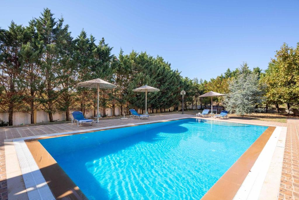 Listing photograph 10 of 28 of the house in Chalikounas, published by Chase Real Estate Corfu.