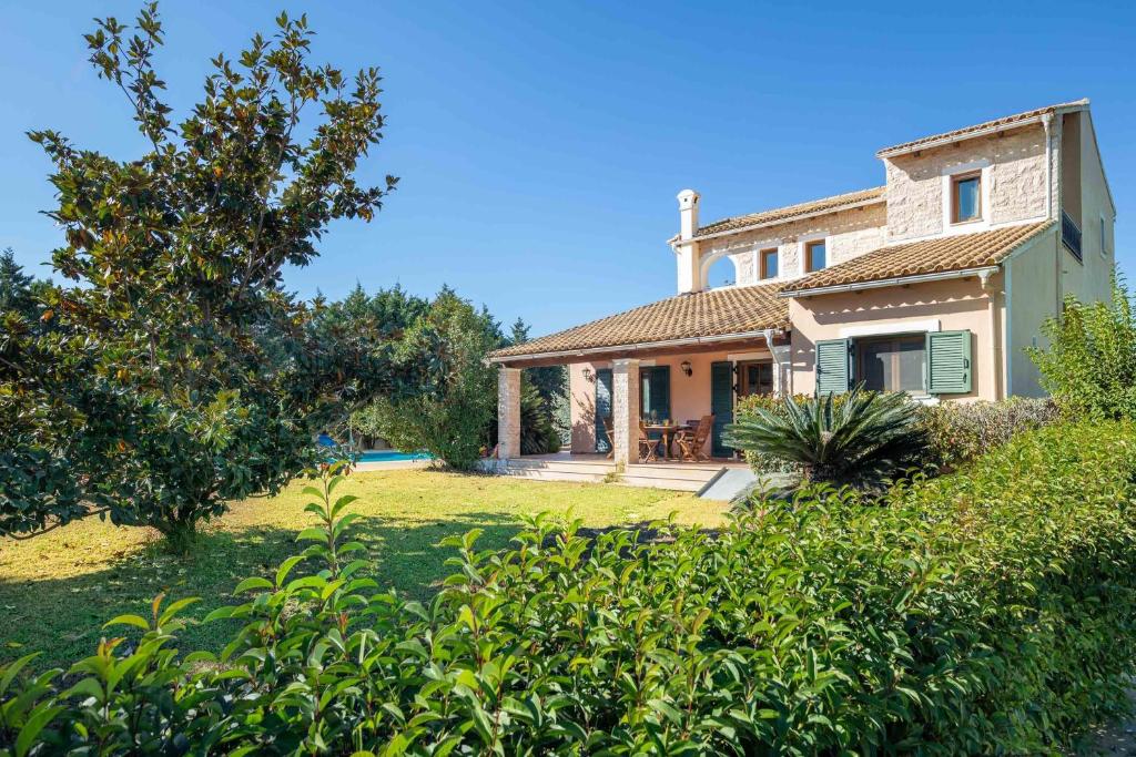 Listing photograph 8 of 28 of the house in Chalikounas, published by Chase Real Estate Corfu.