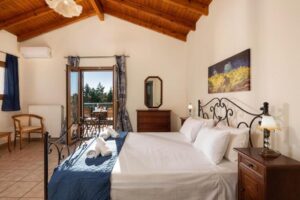 Three Bedroom Villa with Pool on a 3,200 m² Plot in Chalikounas, South Corfu (5)