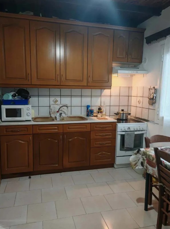 Listing photograph 11 of 15 of the house in Kassiopi, published by Chase Real Estate Corfu.