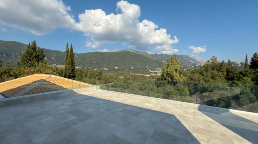 Listing photograph 11 of 32 of the house in Ipsos, published by Chase Real Estate Corfu.