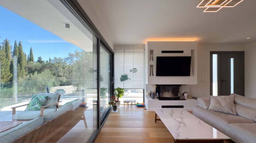 Listing photograph 22 of 32 of the house in Ipsos, published by Chase Real Estate Corfu.