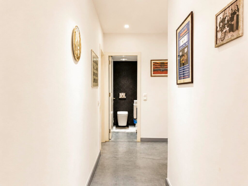 140 m² Ground Floor Apartment & Office Space Just Steps from Liston, Corfu Town (21)