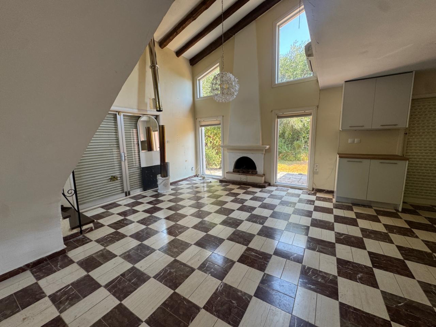Listing photograph 15 of 19 of the house in Gouvia, published by Chase Real Estate Corfu.