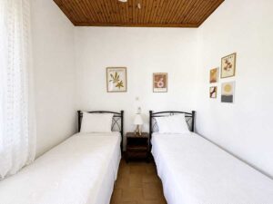 4 Bedroom Villa with Private Pool and Large Plot Near Chalikounas, South Corfu (11)