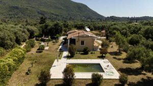 4 Bedroom Villa with Private Pool and Large Plot Near Chalikounas, South Corfu (9)
