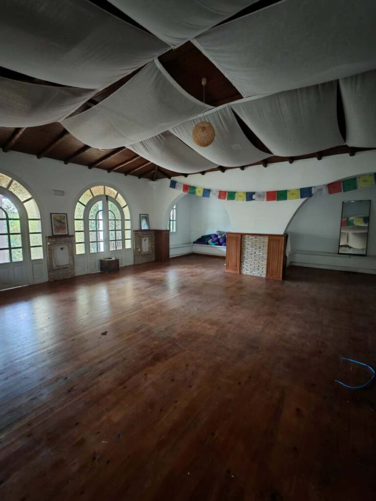 A Rare Find & Unique 6 Bedroom Beach Side Property & Retreat Estate (29)