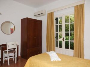 A Rare Find & Unique 6 Bedroom Beach Side Property & Retreat Estate (4)