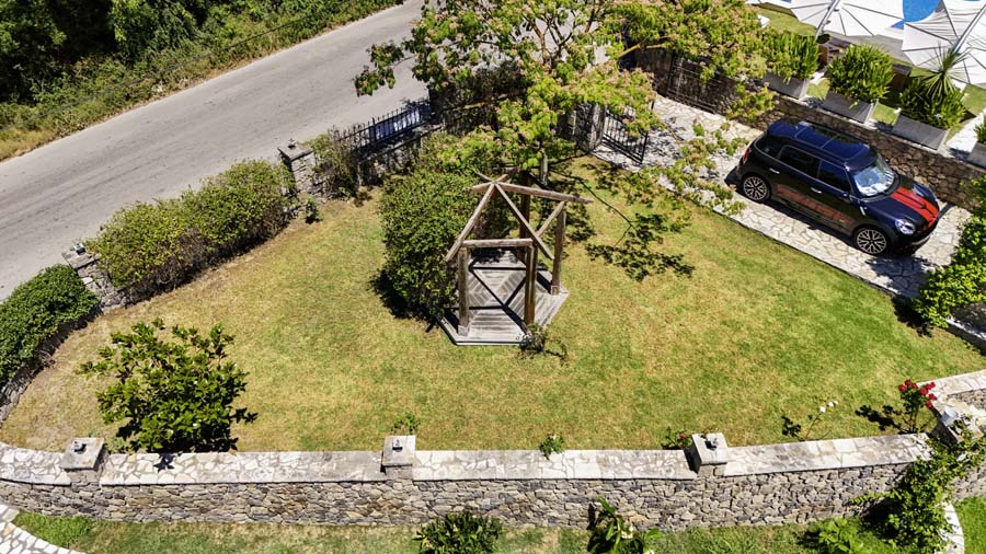 Listing photograph 11 of 94 of the house in Temploni, published by Chase Real Estate Corfu.