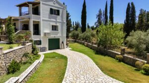 Luxury 260 m² Villa with Guest House, Jacuzzi Pool & Full Solar System in Temploni, Central Corfu (23)