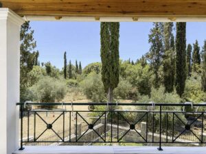 Luxury 260 m² Villa with Guest House, Jacuzzi Pool & Full Solar System in Temploni, Central Corfu (24)