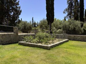 Luxury 260 m² Villa with Guest House, Jacuzzi Pool & Full Solar System in Temploni, Central Corfu (28)
