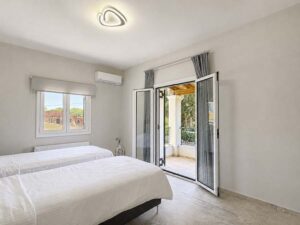 Luxury 260 m² Villa with Guest House, Jacuzzi Pool & Full Solar System in Temploni, Central Corfu (33)