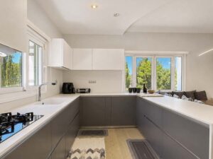 Luxury 260 m² Villa with Guest House, Jacuzzi Pool & Full Solar System in Temploni, Central Corfu (40)