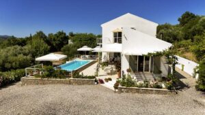 Spacious Country Estate with Two Detached Homes on 8,000 m² of Private Land (1)