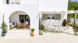 Spacious Country Estate with Two Detached Homes on 8,000 m² of Private Land (14)