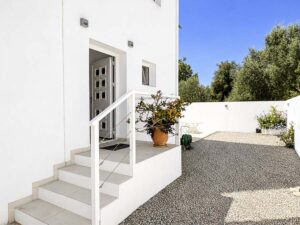 Spacious Country Estate with Two Detached Homes on 8,000 m² of Private Land (26)