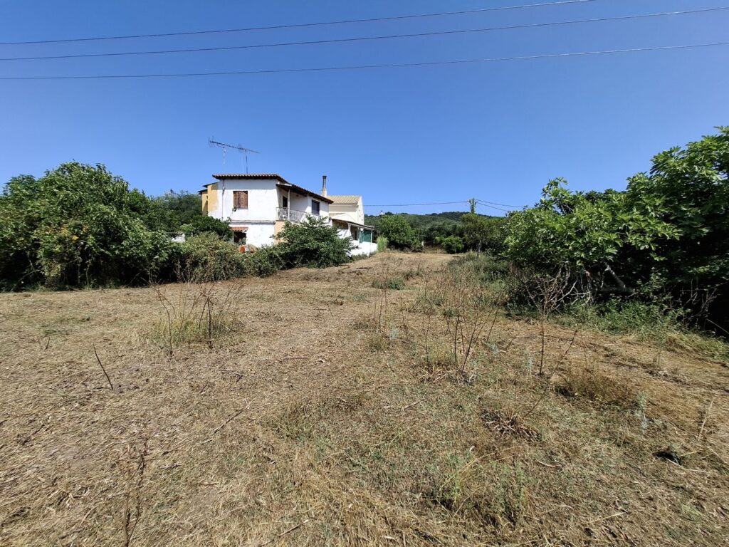 Spacious Plot with Mountain Views in Stroggili (3)
