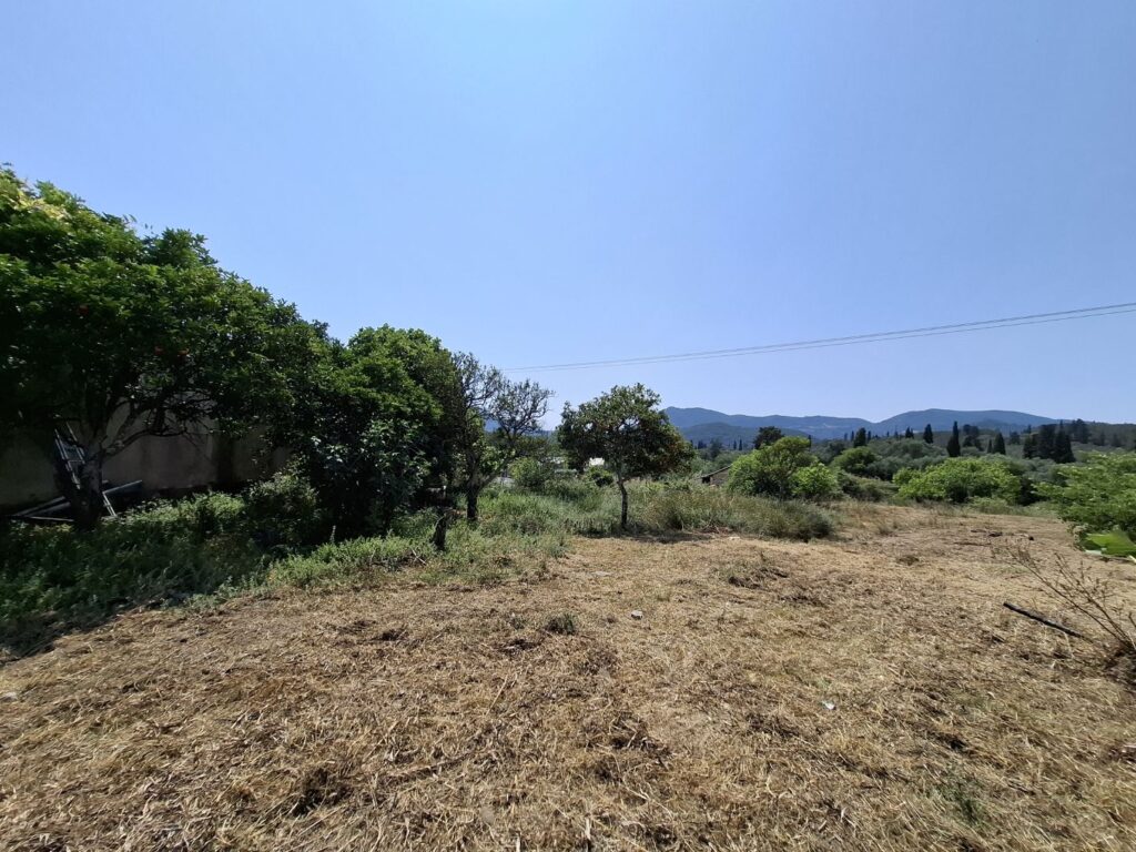 Spacious Plot with Mountain Views in Stroggili (6)